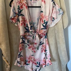 Hawaiian flower romper